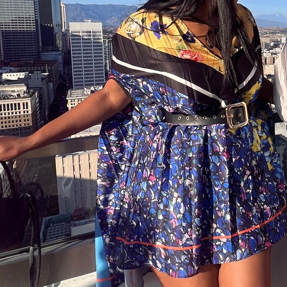 Multi print cape dress with belt - blue - Picture 4 of 5